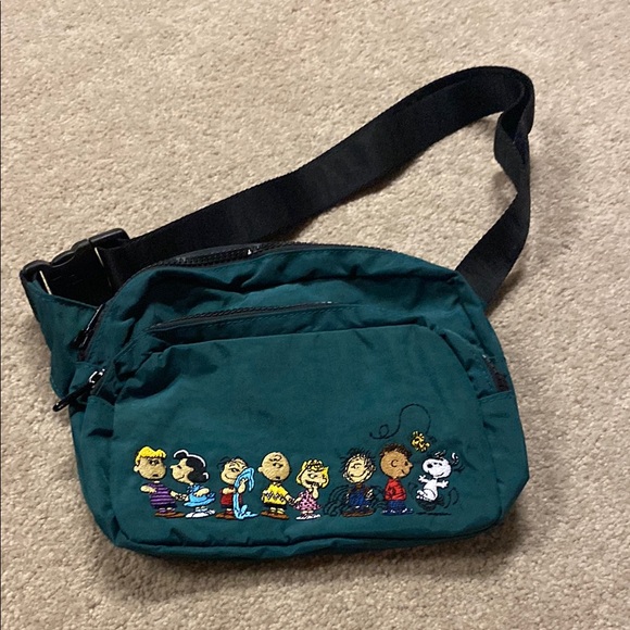 BAGGU Handbags - BAGGU Peanuts Snoopy hip pack